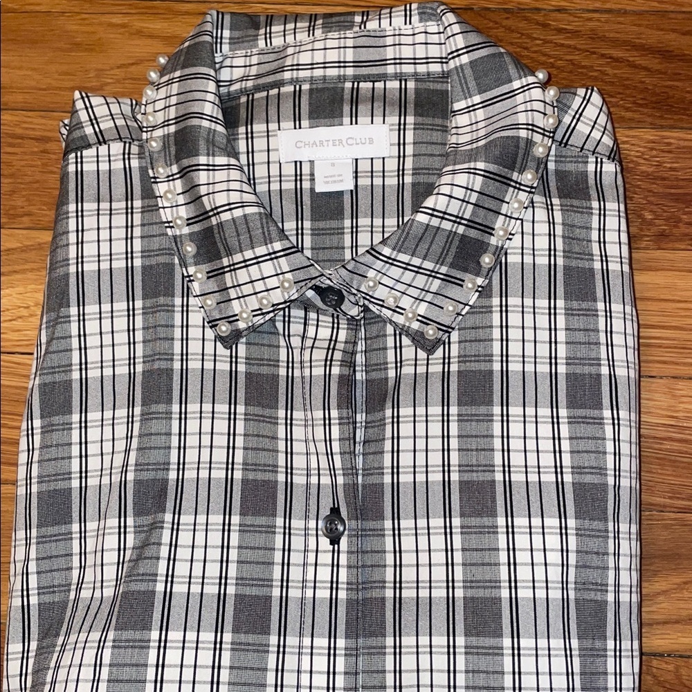 Charter Club Women’s Gray & White Checkered Shirt. Size 8. Pearl lined Collar